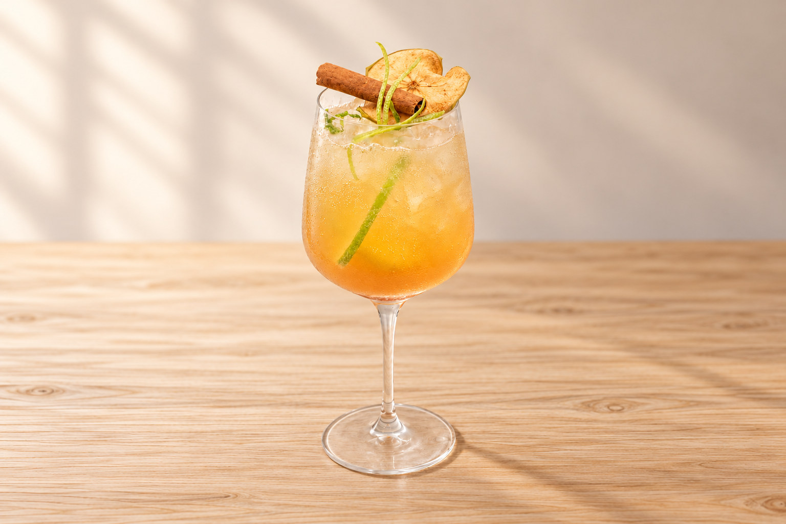 Almás fahéjas spritz